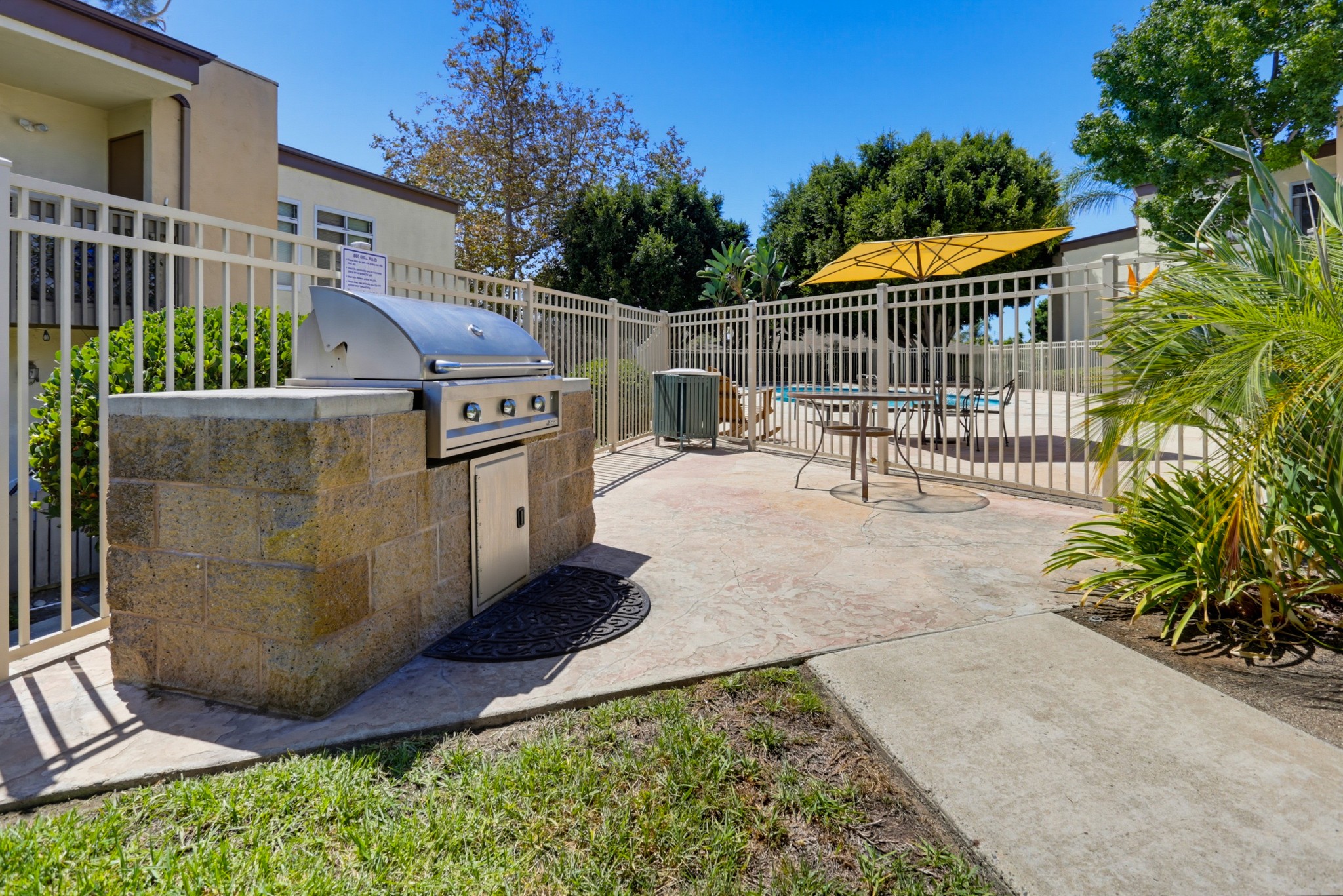 Virtual tour photo 32 of 33 for 432 Edgehill Ln #3