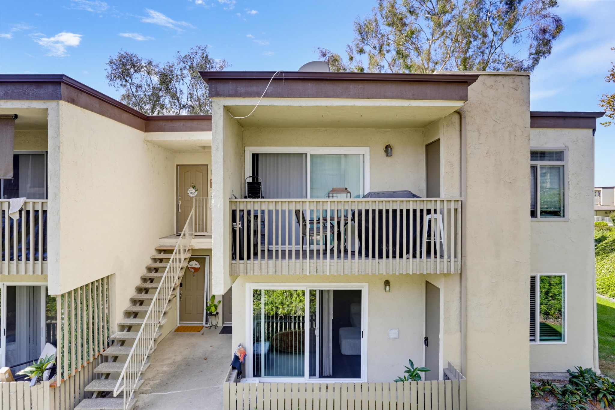 Virtual tour photo 1 of 25 for 432 Edgehill Ln