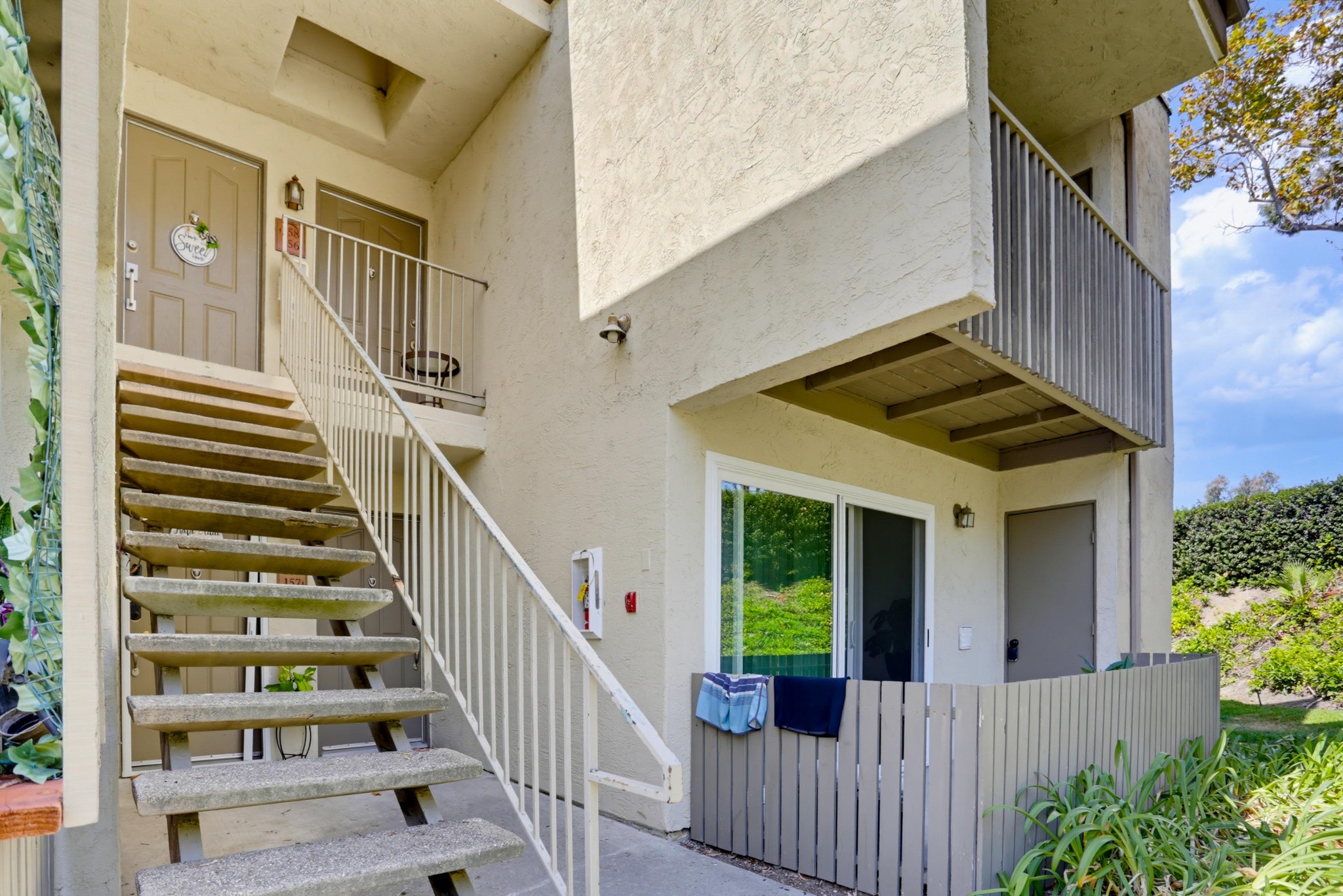 Virtual tour photo 4 of 25 for 432 Edgehill Ln