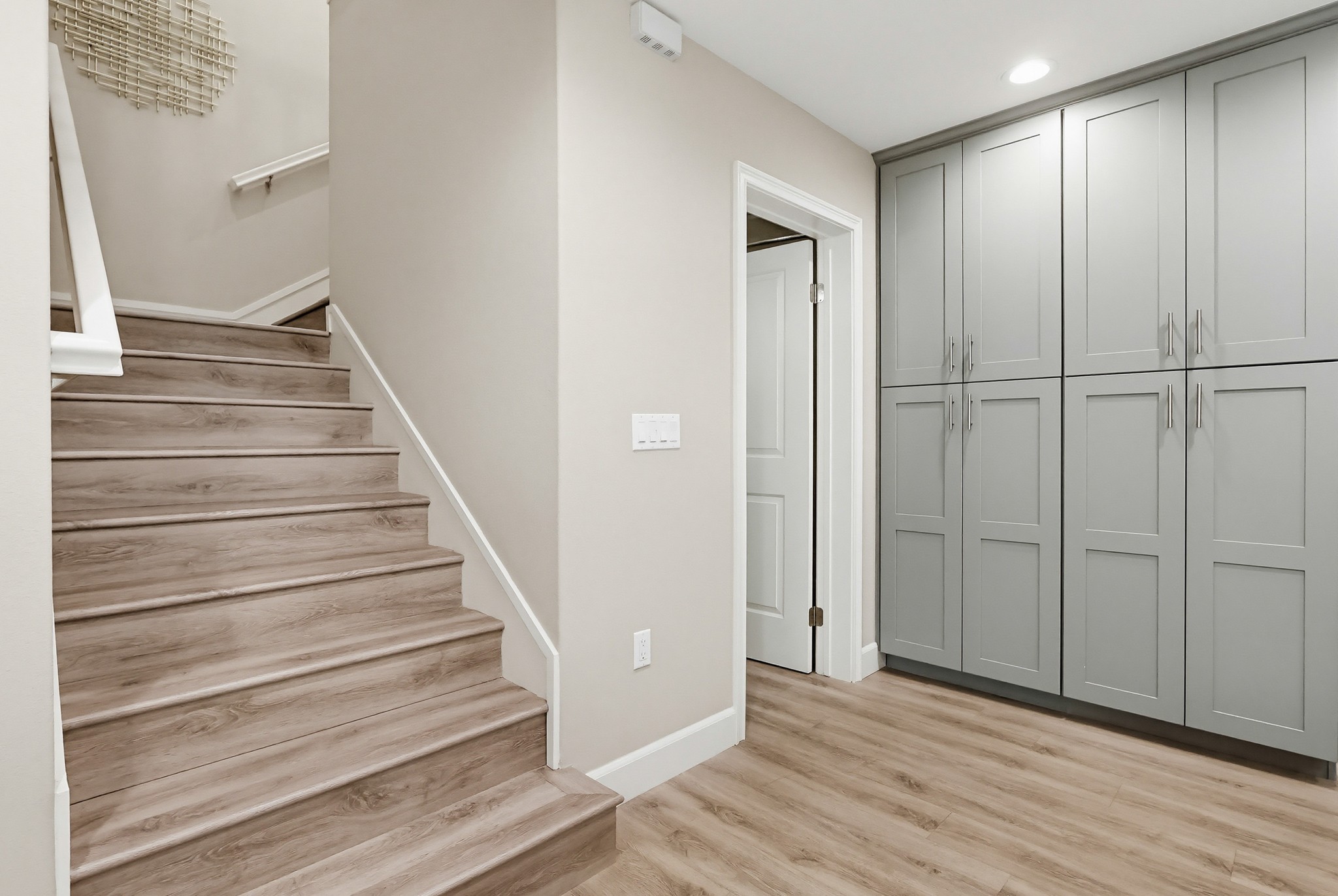 Virtual tour photo 32 of 75 for 432 S Alhambra Ave Unit H
