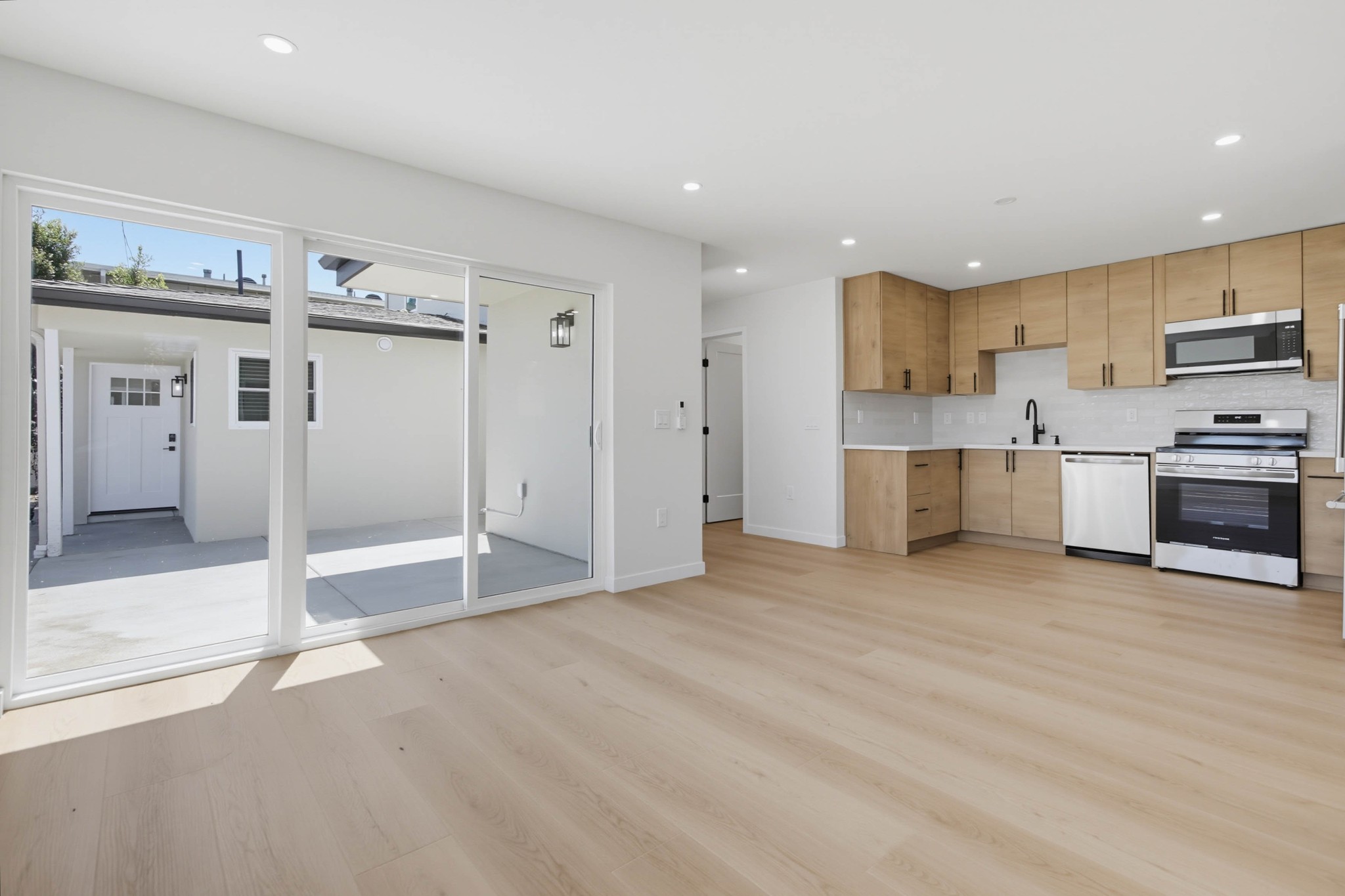 Virtual tour photo 11 of 44 for 4320 Olney St