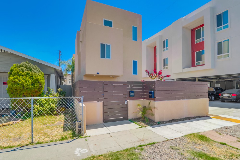 Virtual tour photo 1 of 76 for 4325 38th St