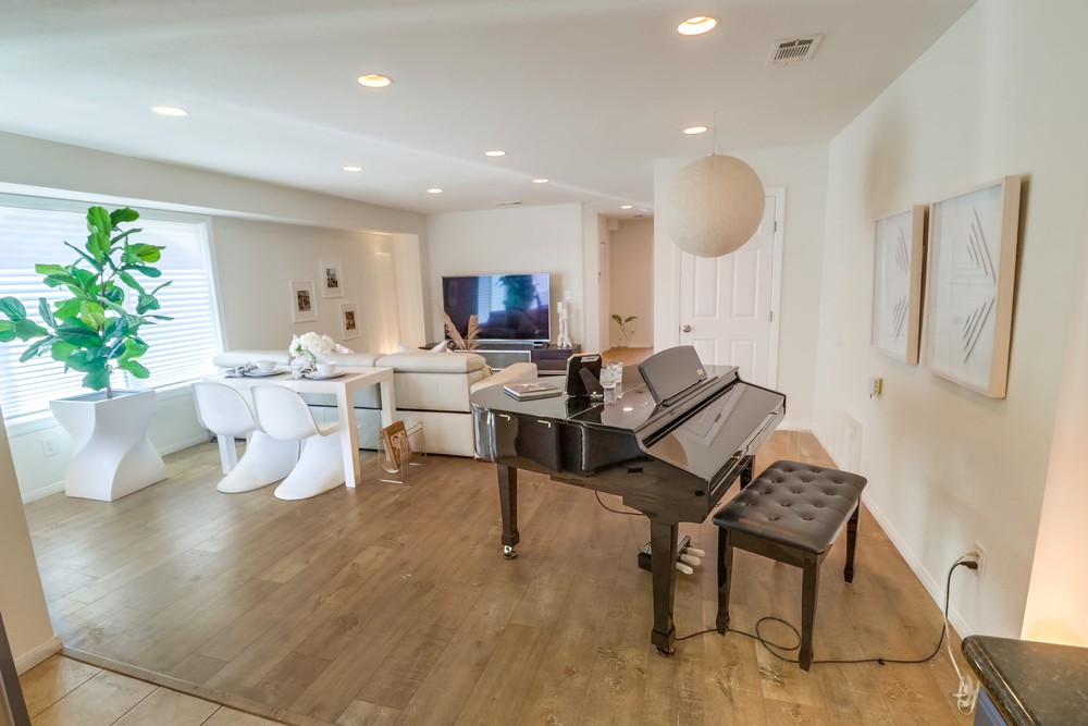 Virtual tour photo 10 of 76 for 4325 38th St