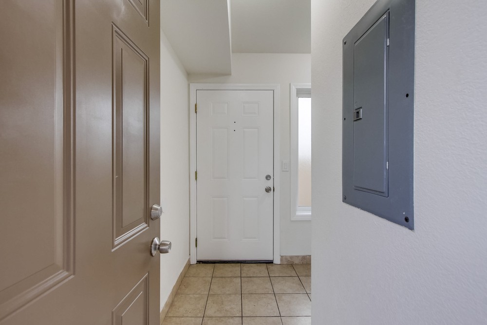 Virtual tour photo 9 of 73 for 4325 38th St