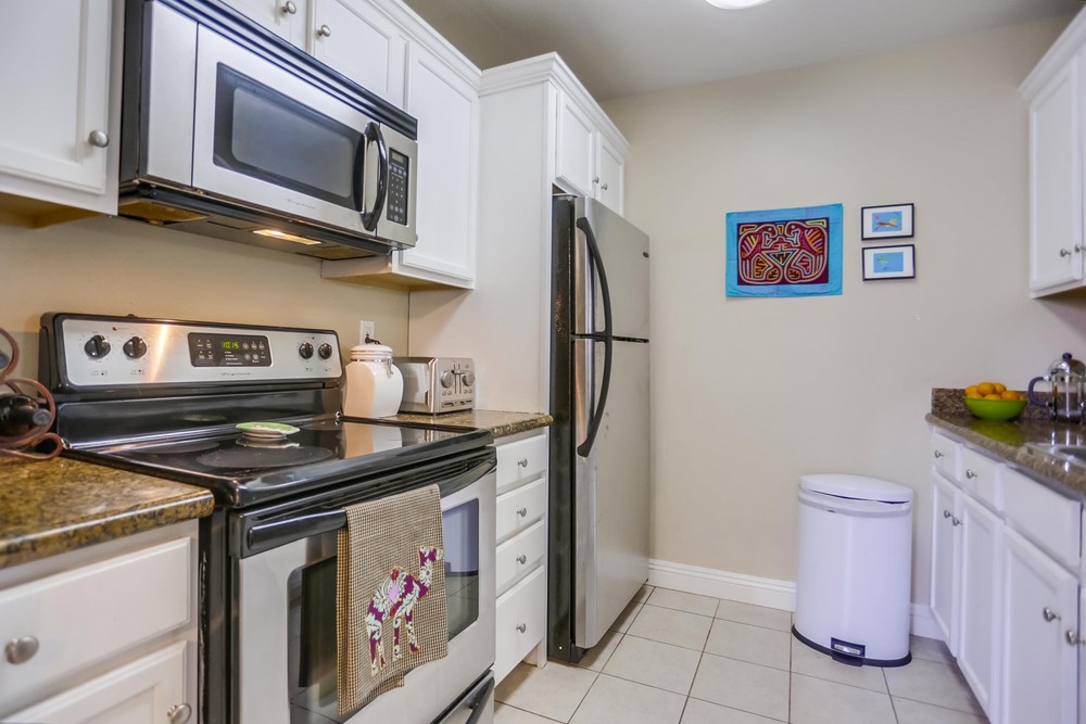 Virtual tour photo 16 of 31 for 4327 Swift Ave UNIT 2