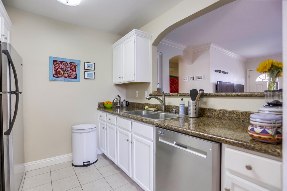 Virtual tour photo 17 of 31 for 4327 Swift Ave UNIT 2