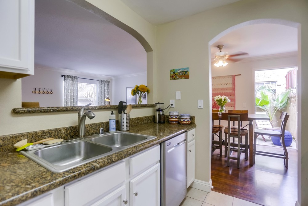 Virtual tour photo 18 of 31 for 4327 Swift Ave UNIT 2