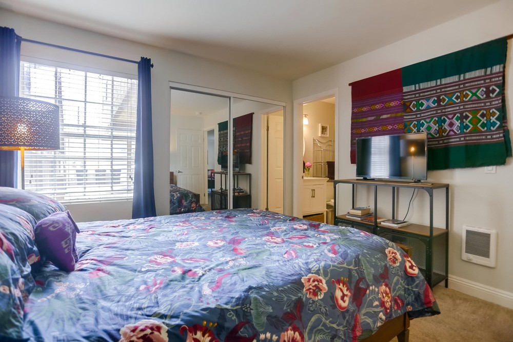 Virtual tour photo 22 of 31 for 4327 Swift Ave UNIT 2