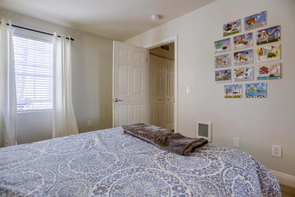 Virtual tour photo 28 of 31 for 4327 Swift Ave UNIT 2