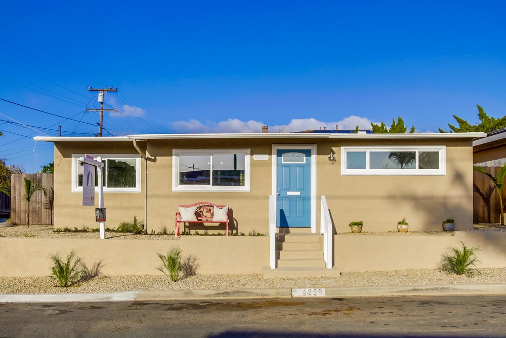 Virtual tour photo 1 of 32 for 4328 Asher St