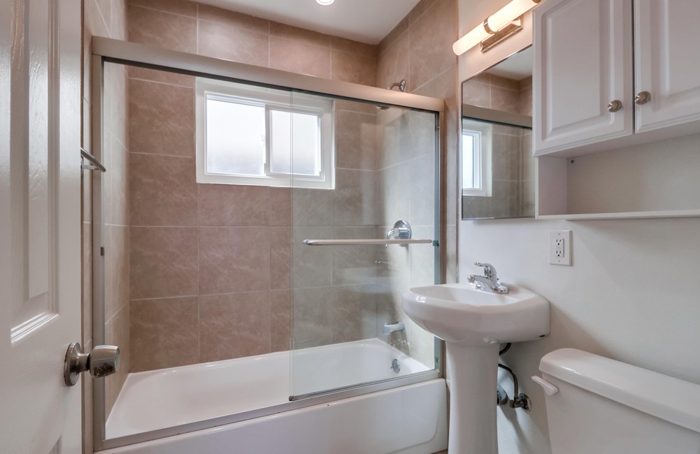Virtual tour photo 27 of 33 for 4328 Gresham St