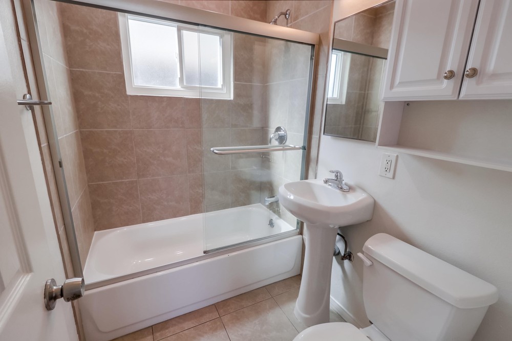 Virtual tour photo 29 of 33 for 4328 Gresham St