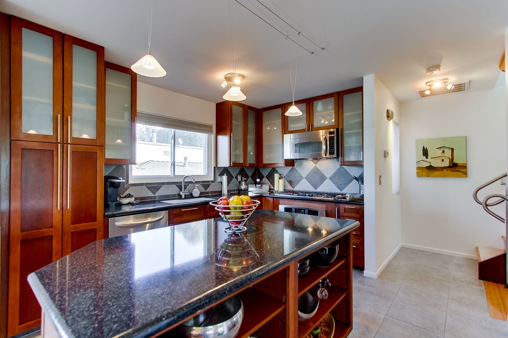Virtual tour photo 7 of 22 for 4329 Haines Street