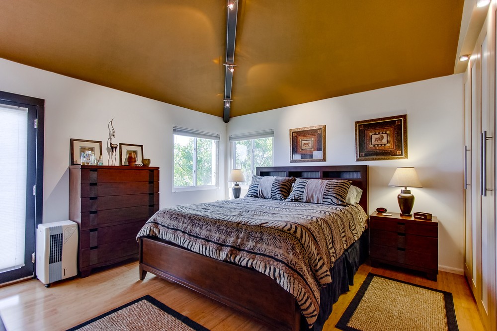 Virtual tour photo 18 of 22 for 4329 Haines Street