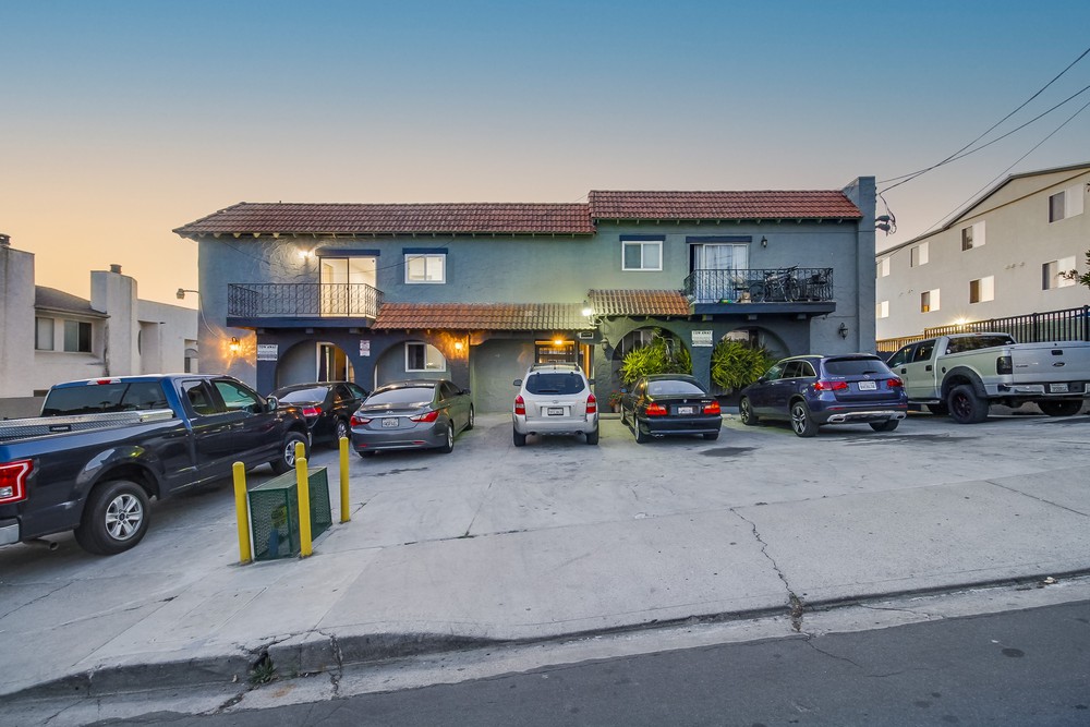 Virtual tour photo 1 of 76 for 4330 53rd St