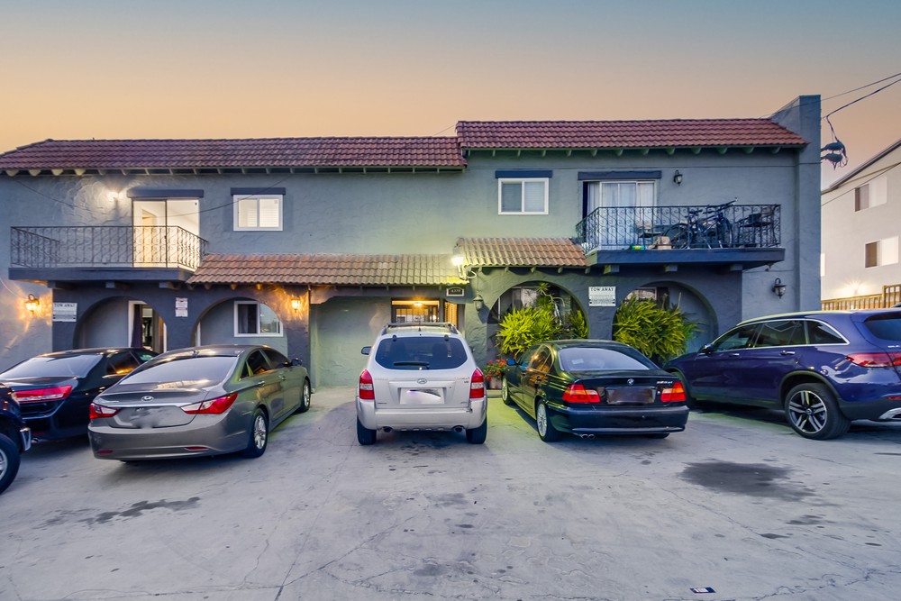 Virtual tour photo 3 of 76 for 4330 53rd St