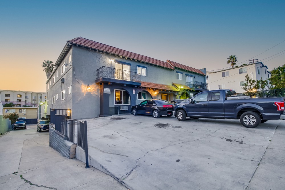 Virtual tour photo 4 of 76 for 4330 53rd St