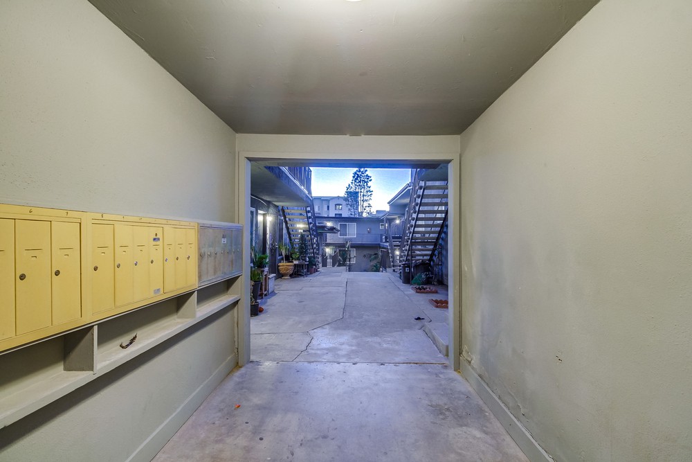 Virtual tour photo 7 of 76 for 4330 53rd St