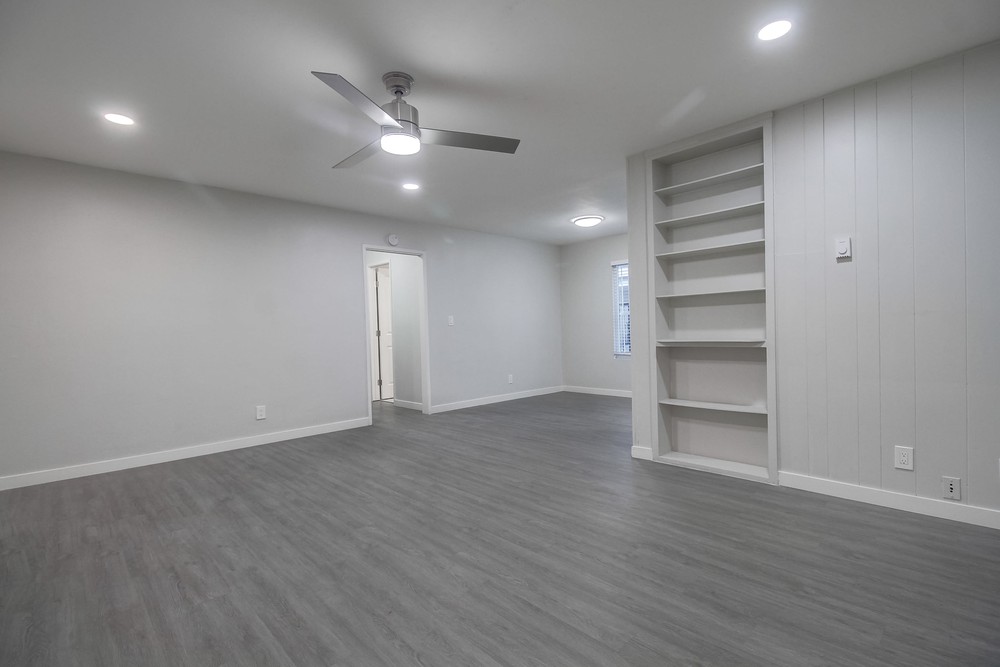 Virtual tour photo 10 of 76 for 4330 53rd St