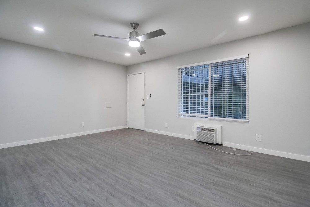 Virtual tour photo 13 of 76 for 4330 53rd St