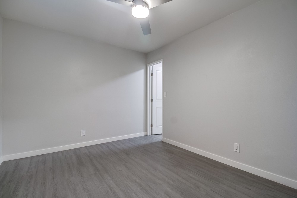 Virtual tour photo 24 of 76 for 4330 53rd St