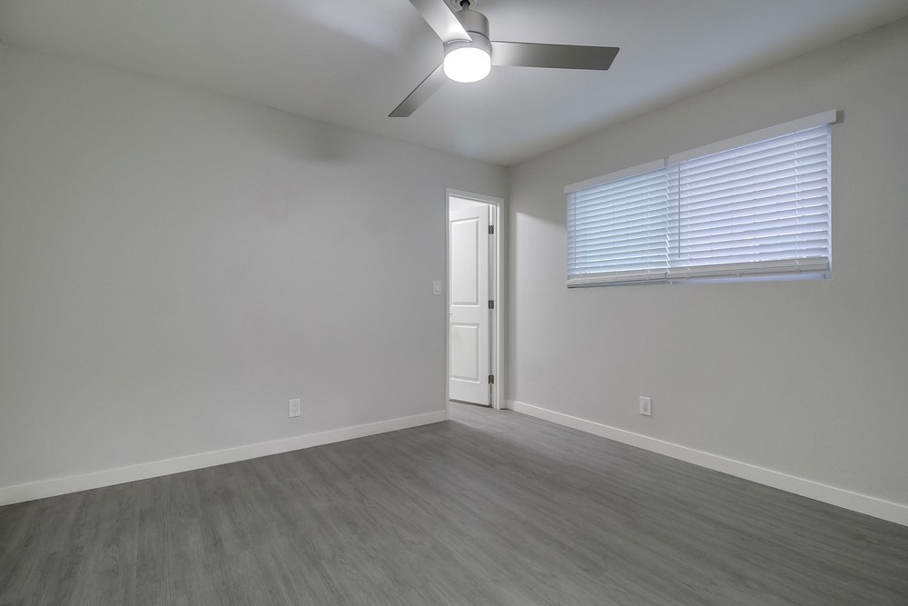 Virtual tour photo 30 of 76 for 4330 53rd St