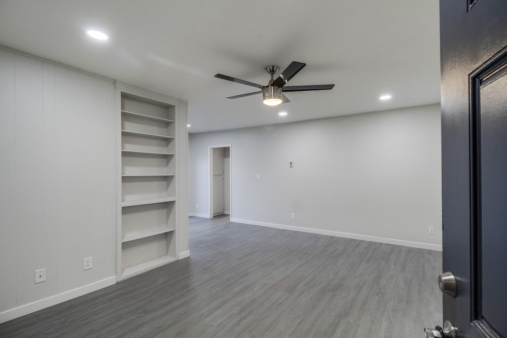Virtual tour photo 45 of 76 for 4330 53rd St