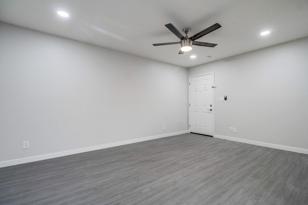 Virtual tour photo 49 of 76 for 4330 53rd St