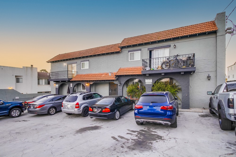 Virtual tour photo 75 of 76 for 4330 53rd St