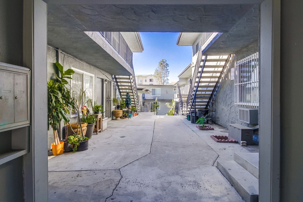 Virtual tour photo 6 of 49 for 4330 53rd St