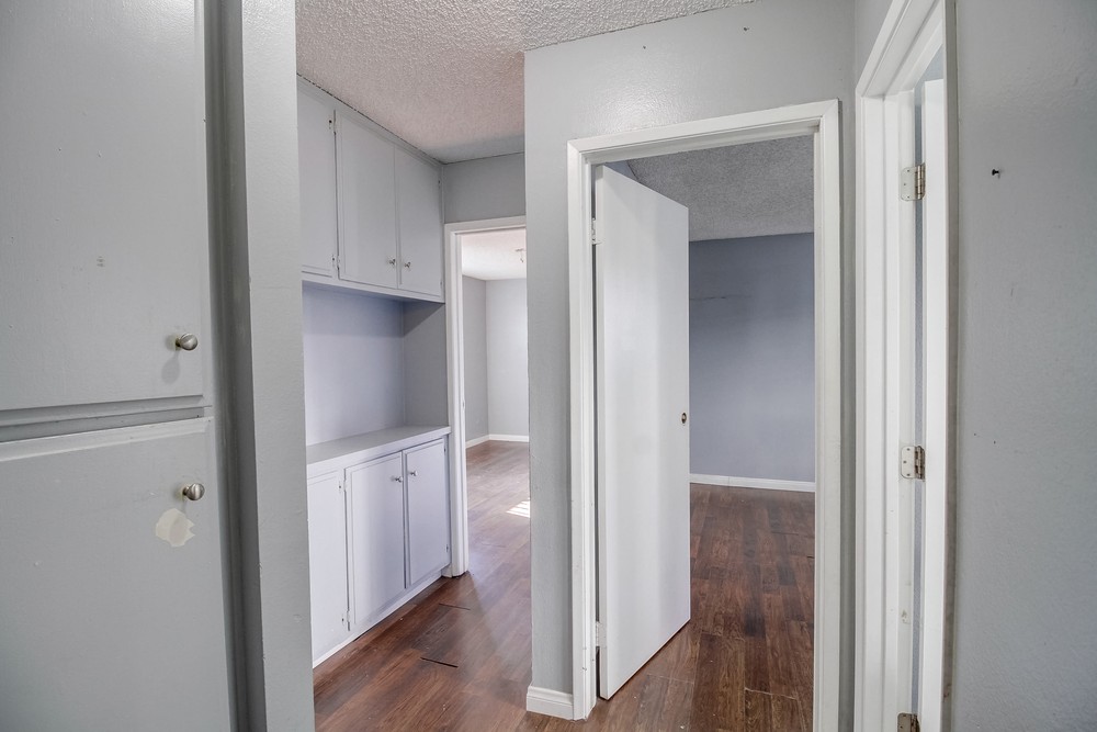 Virtual tour photo 17 of 49 for 4330 53rd St
