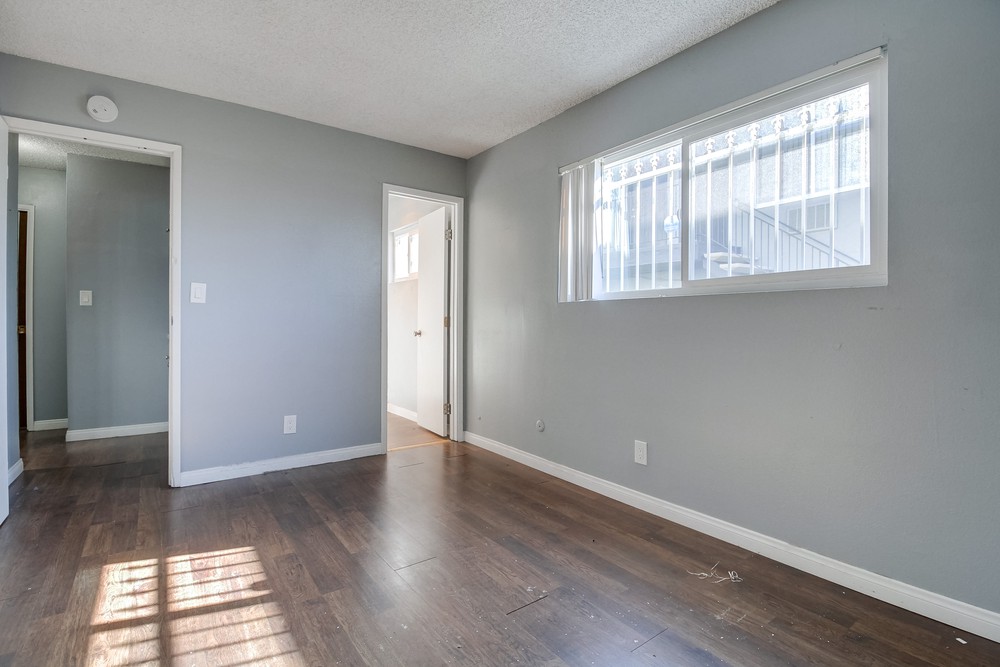 Virtual tour photo 21 of 49 for 4330 53rd St