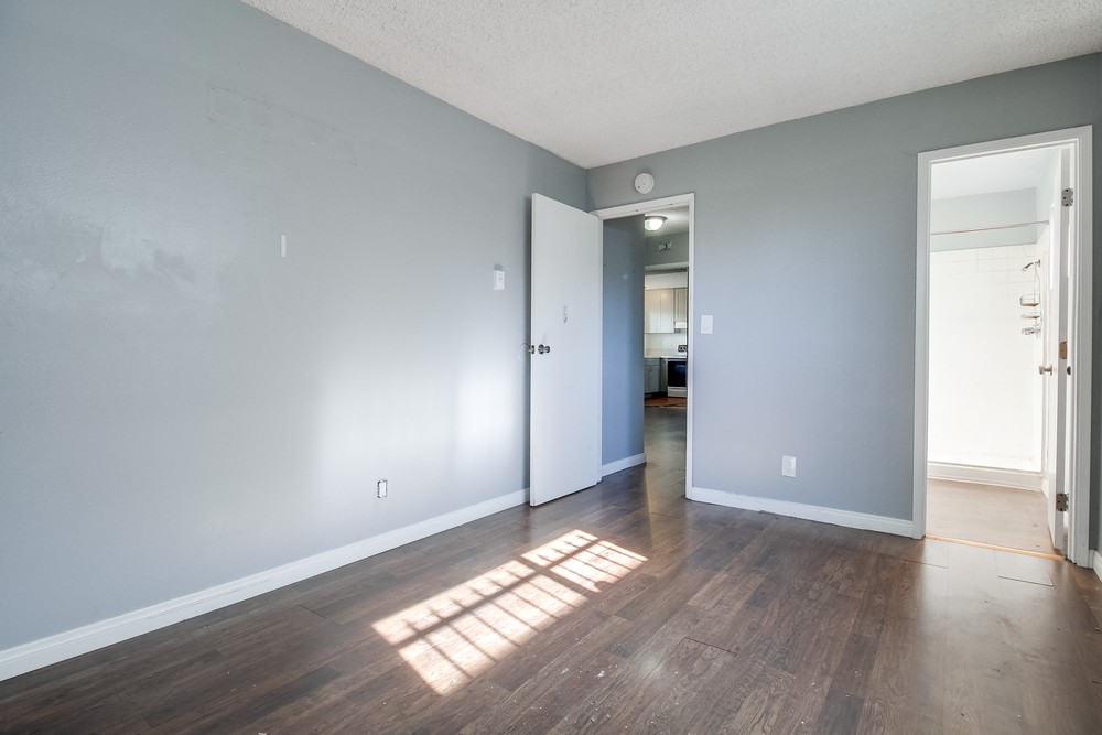 Virtual tour photo 22 of 49 for 4330 53rd St