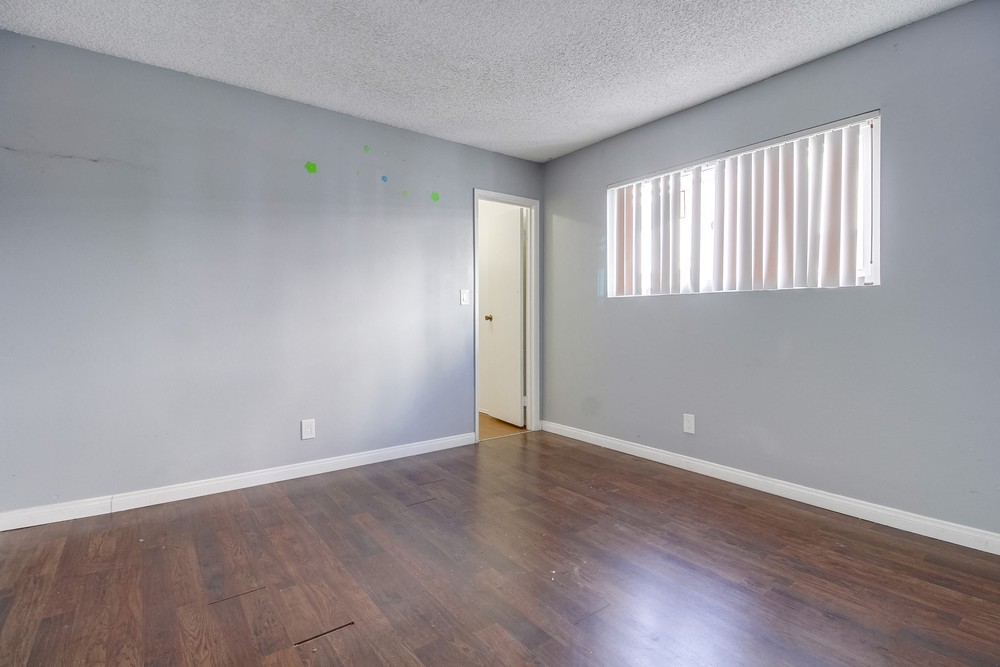 Virtual tour photo 26 of 49 for 4330 53rd St