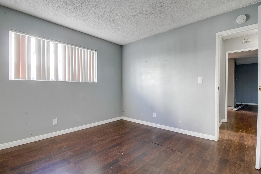 Virtual tour photo 27 of 49 for 4330 53rd St