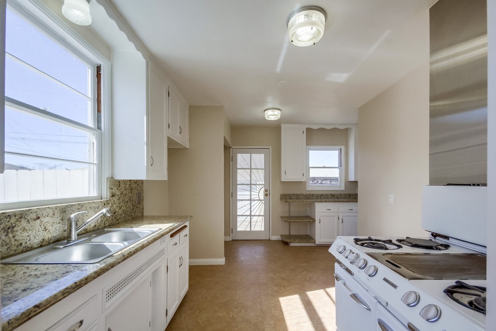 Virtual tour photo 11 of 35 for 4332 E Overlook Dr