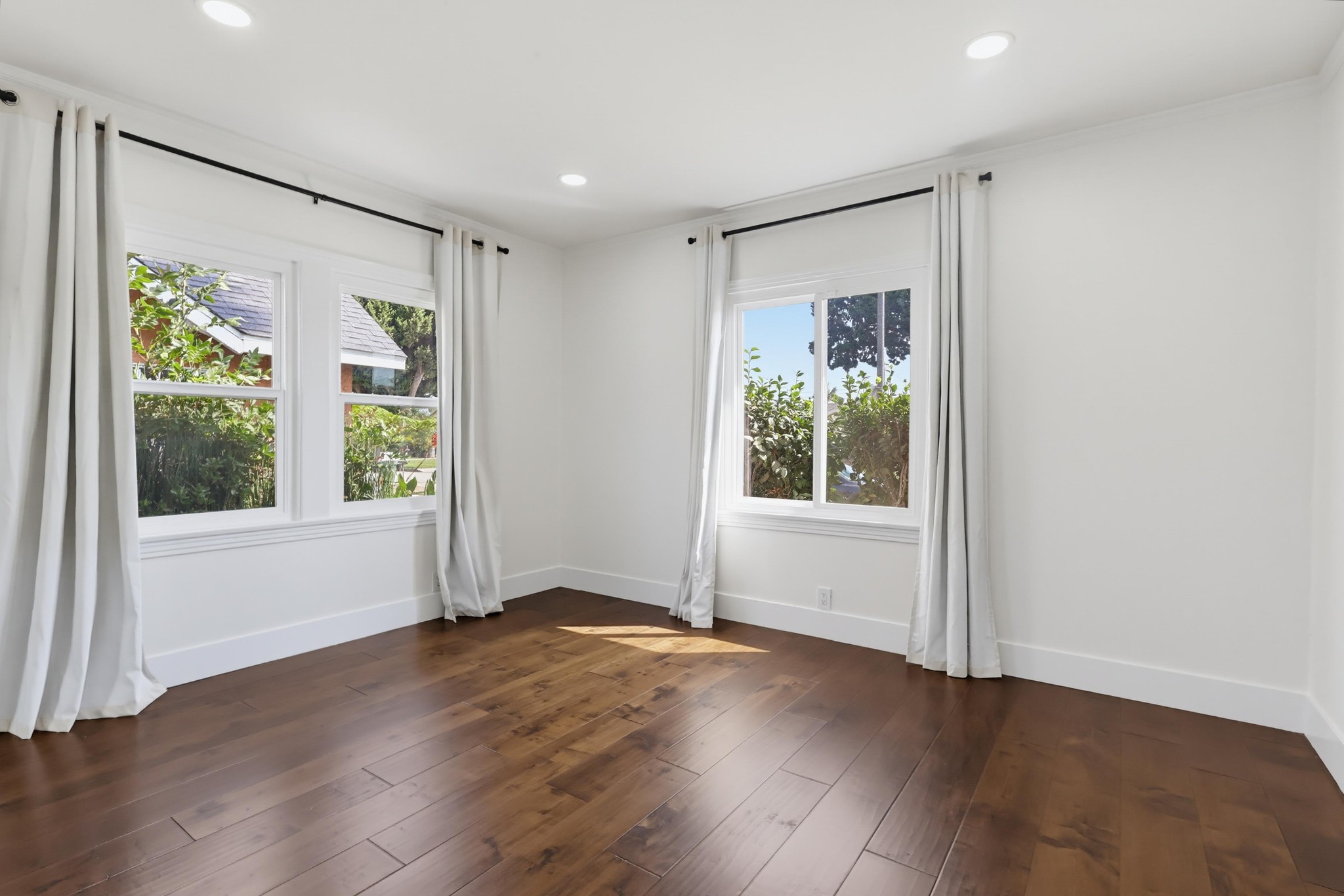 Virtual tour photo 33 of 74 for 4339 2nd Ave