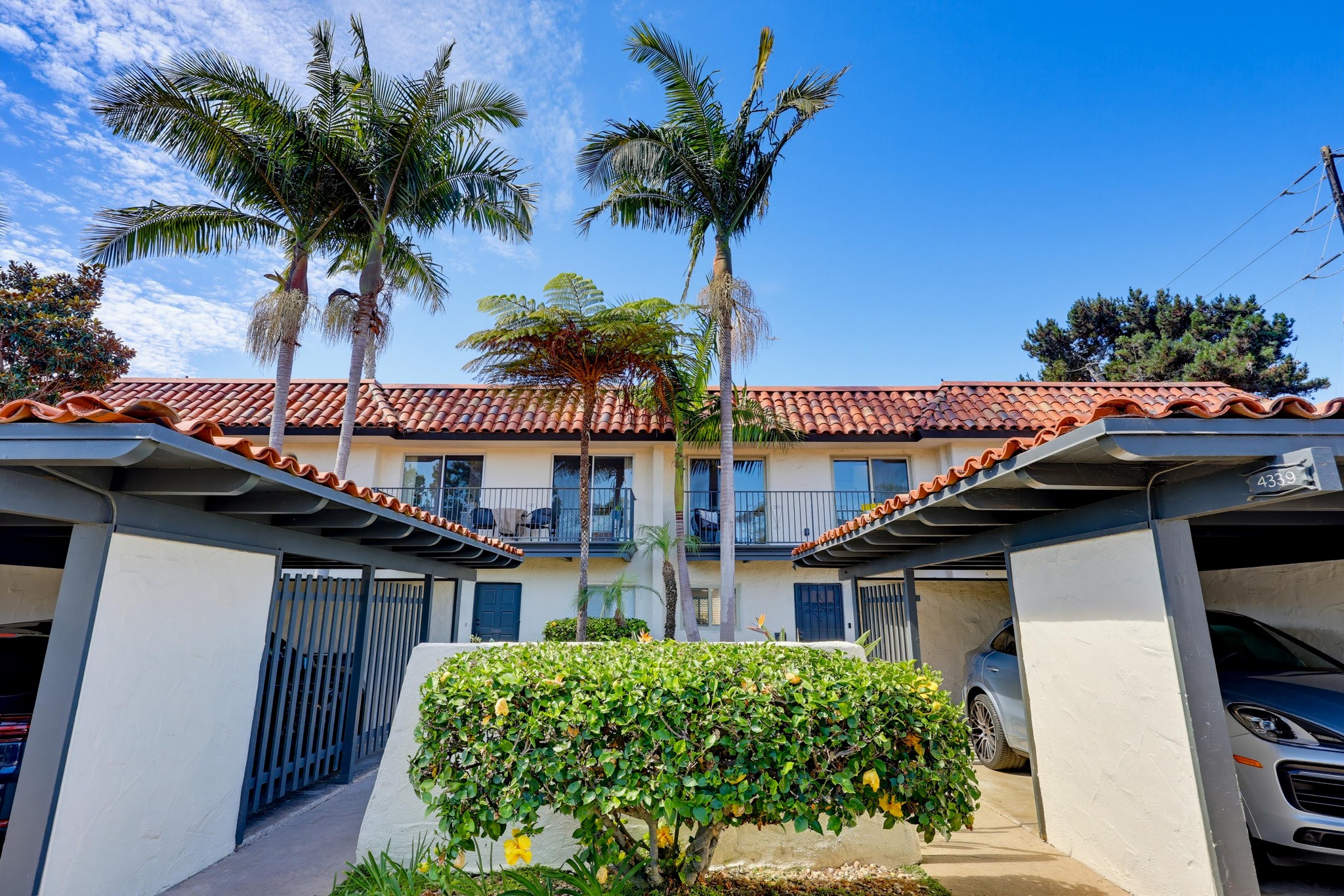 Virtual tour photo 3 of 91 for 4339 Loma Riviera Ct