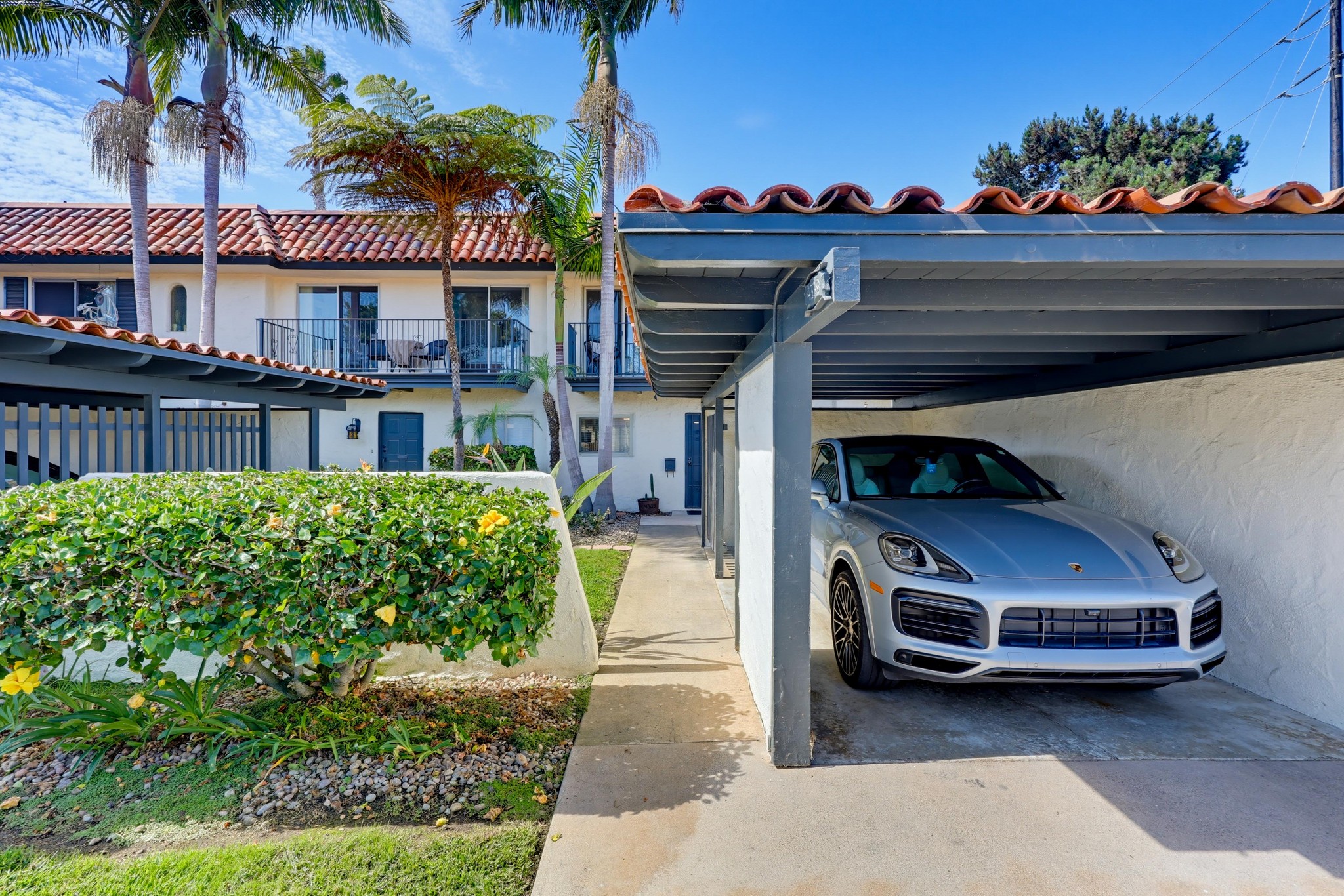 Virtual tour photo 4 of 91 for 4339 Loma Riviera Ct