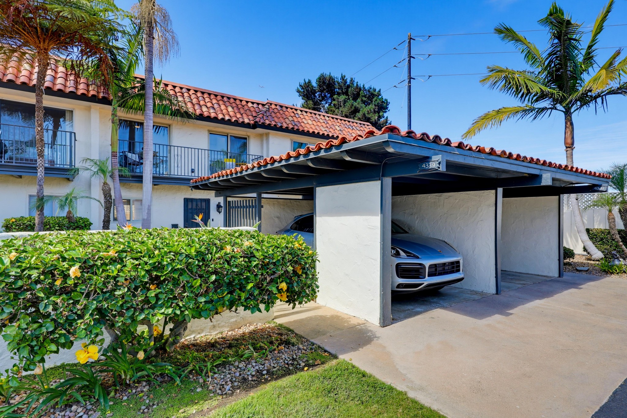 Virtual tour photo 5 of 91 for 4339 Loma Riviera Ct