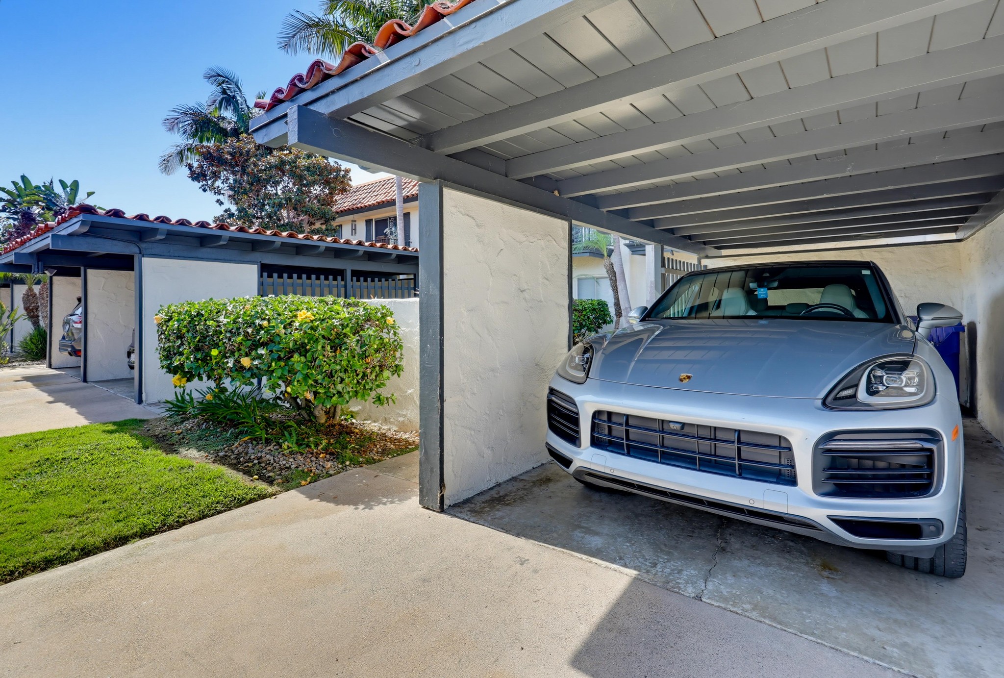 Virtual tour photo 7 of 91 for 4339 Loma Riviera Ct