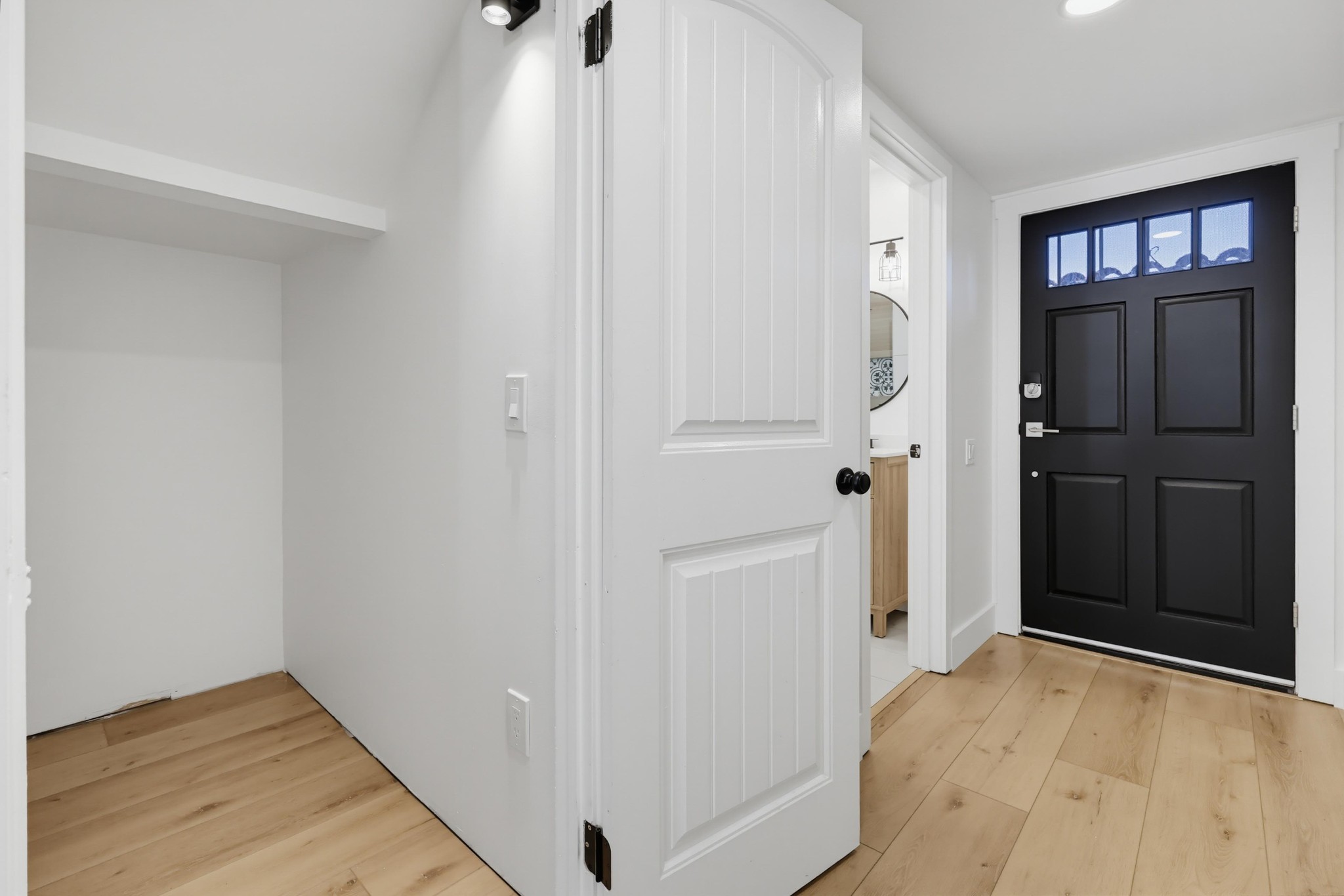 Virtual tour photo 27 of 91 for 4339 Loma Riviera Ct