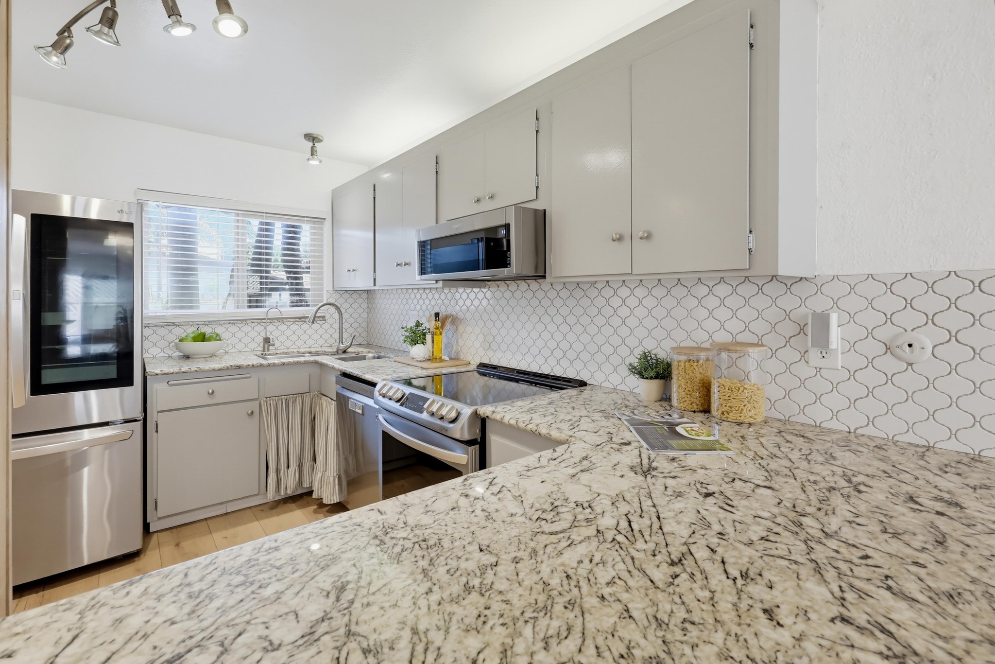 Virtual tour photo 28 of 91 for 4339 Loma Riviera Ct