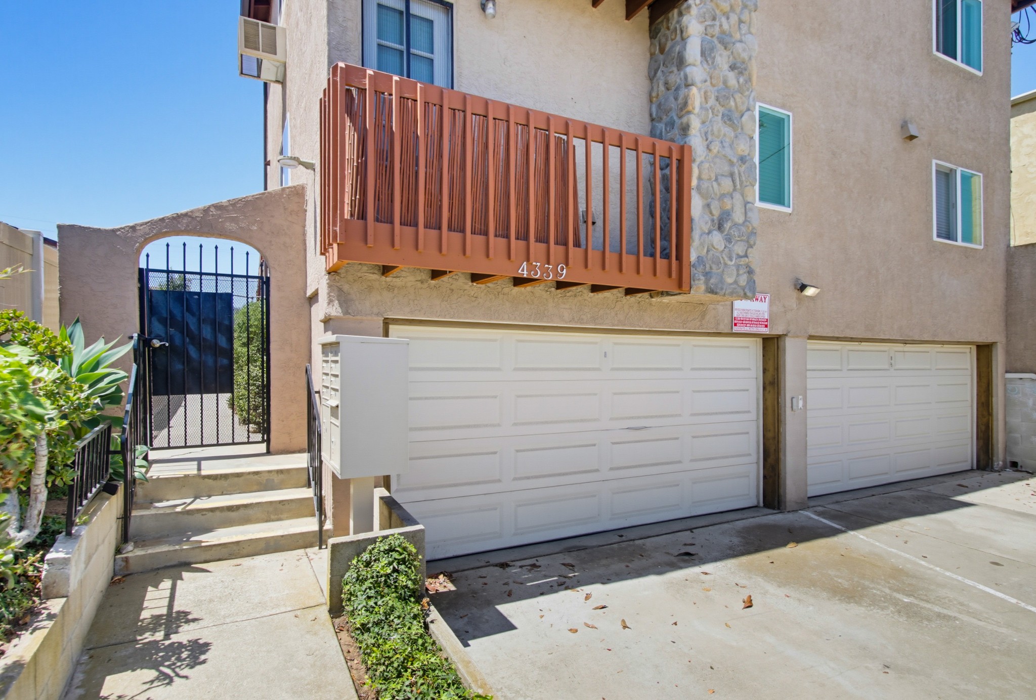 Virtual tour photo 4 of 43 for 4339 Rialto St Apt 6