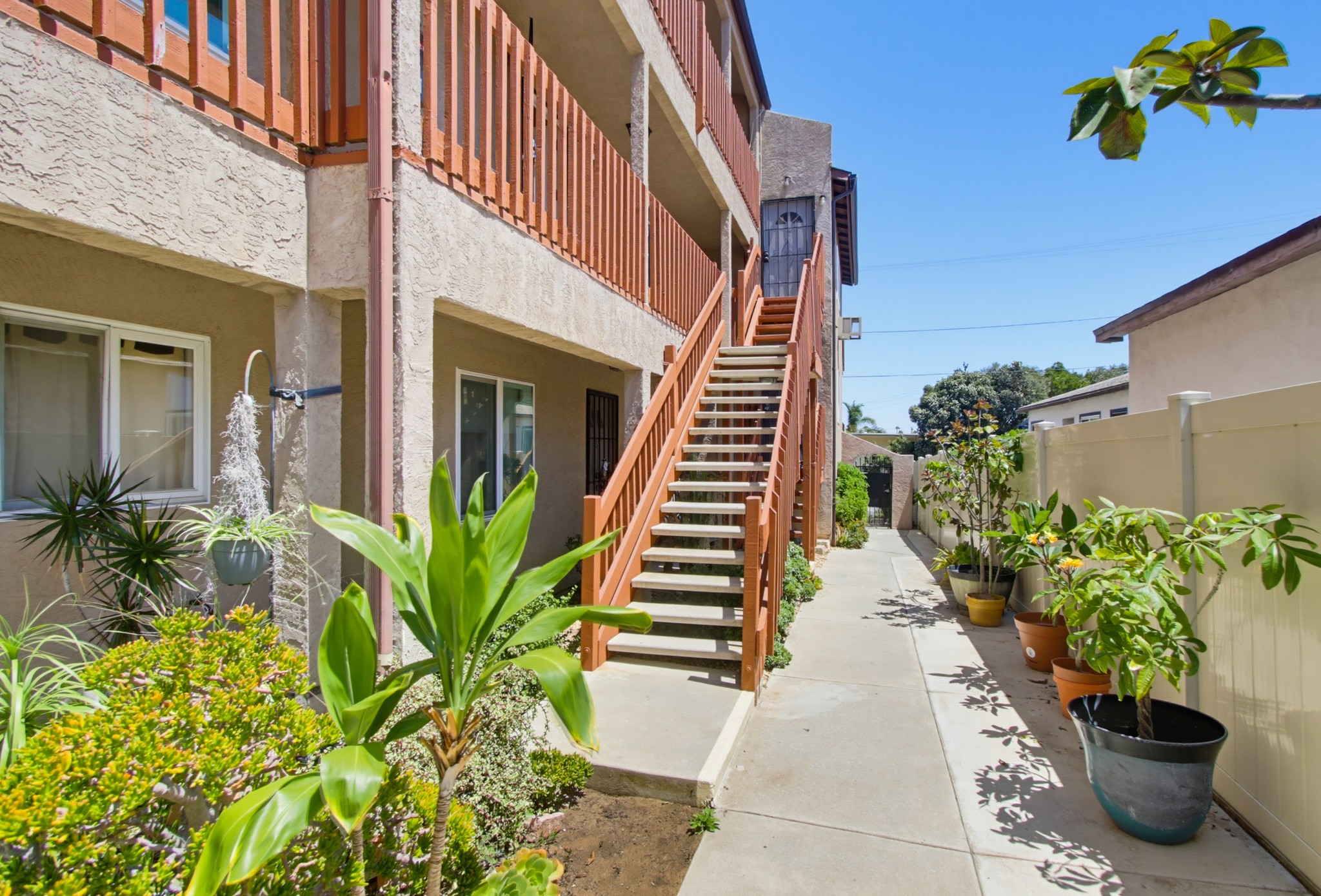 Virtual tour photo 5 of 43 for 4339 Rialto St Apt 6