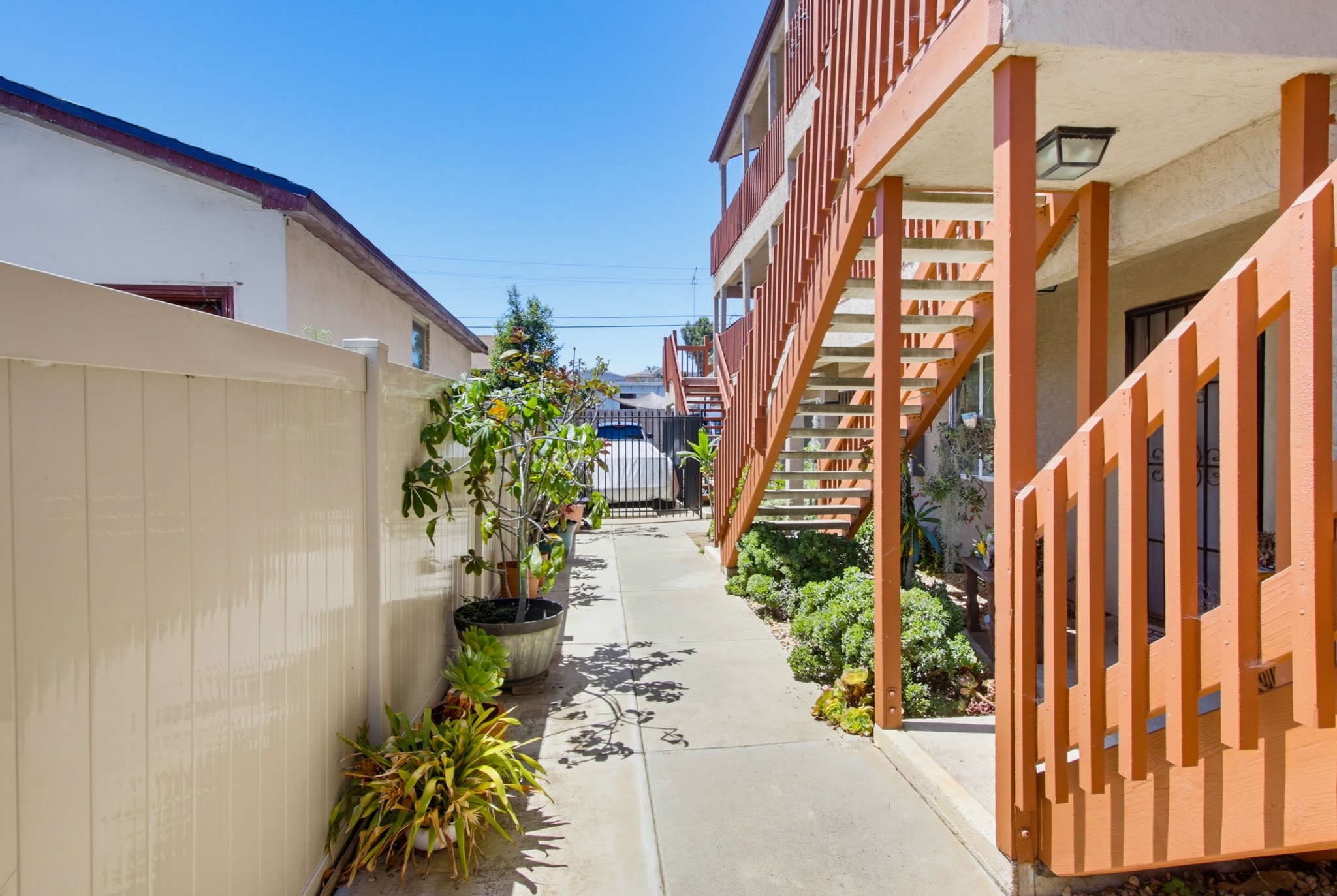 Virtual tour photo 6 of 43 for 4339 Rialto St Apt 6