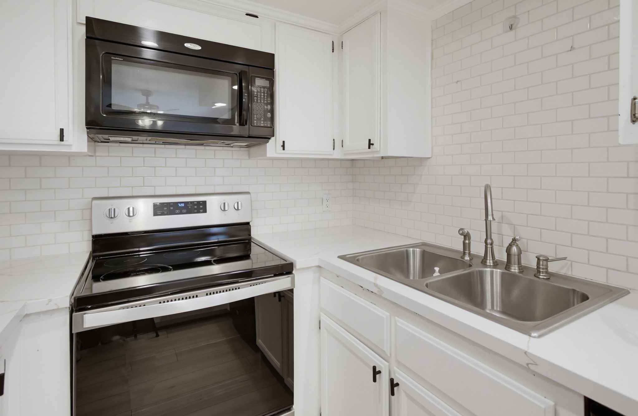 Virtual tour photo 18 of 43 for 4339 Rialto St Apt 6