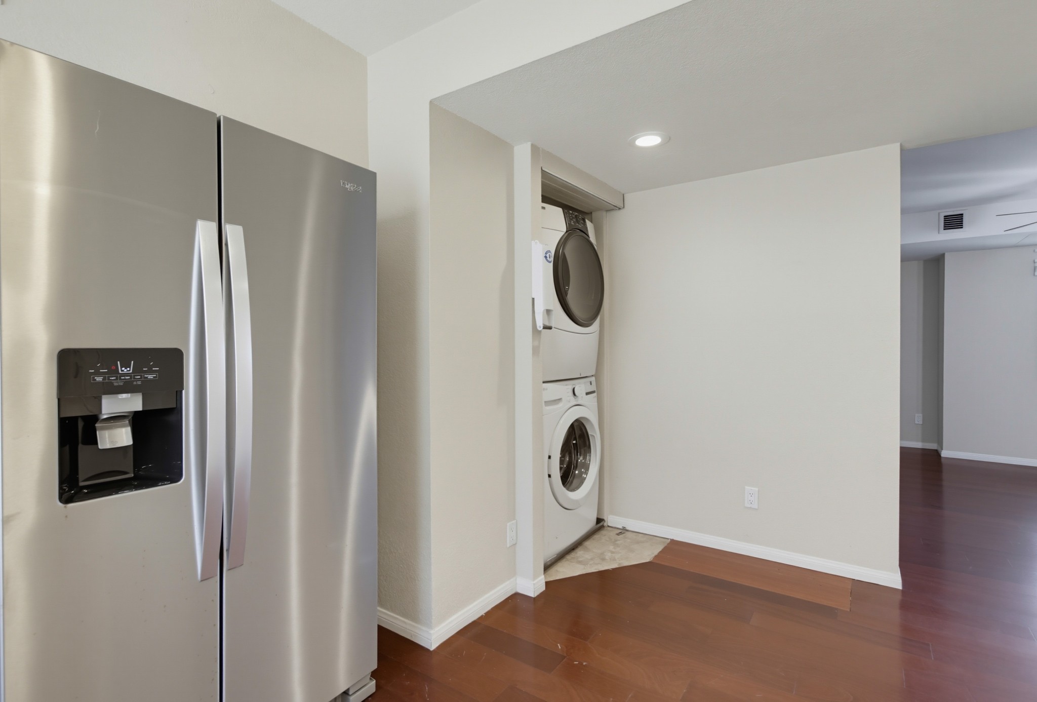 Virtual tour photo 20 of 43 for 4339 Rialto St Apt 6