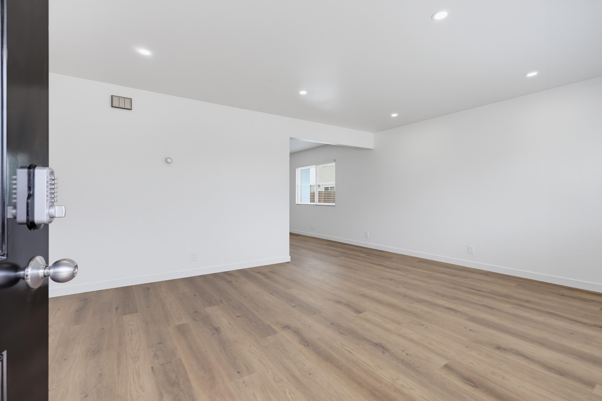 Virtual tour photo 8 of 42 for 434 8th St