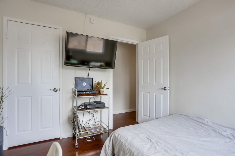 Virtual tour photo 20 of 52 for 4342 39th St